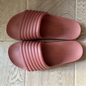 Girlfriend Collective re slides